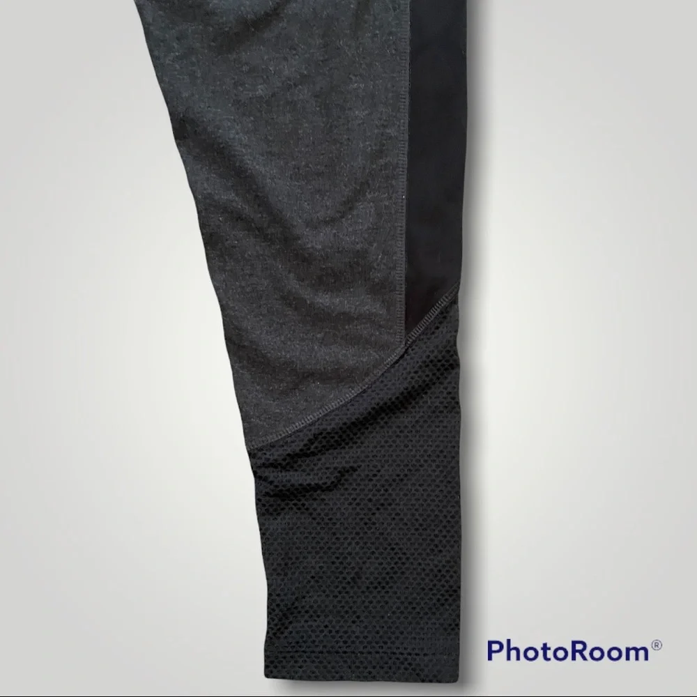 PINK Victoria's Secret Yoga Leggings Dark Heather Gray, Black, with Mesh Panels - Picture 5 of 11